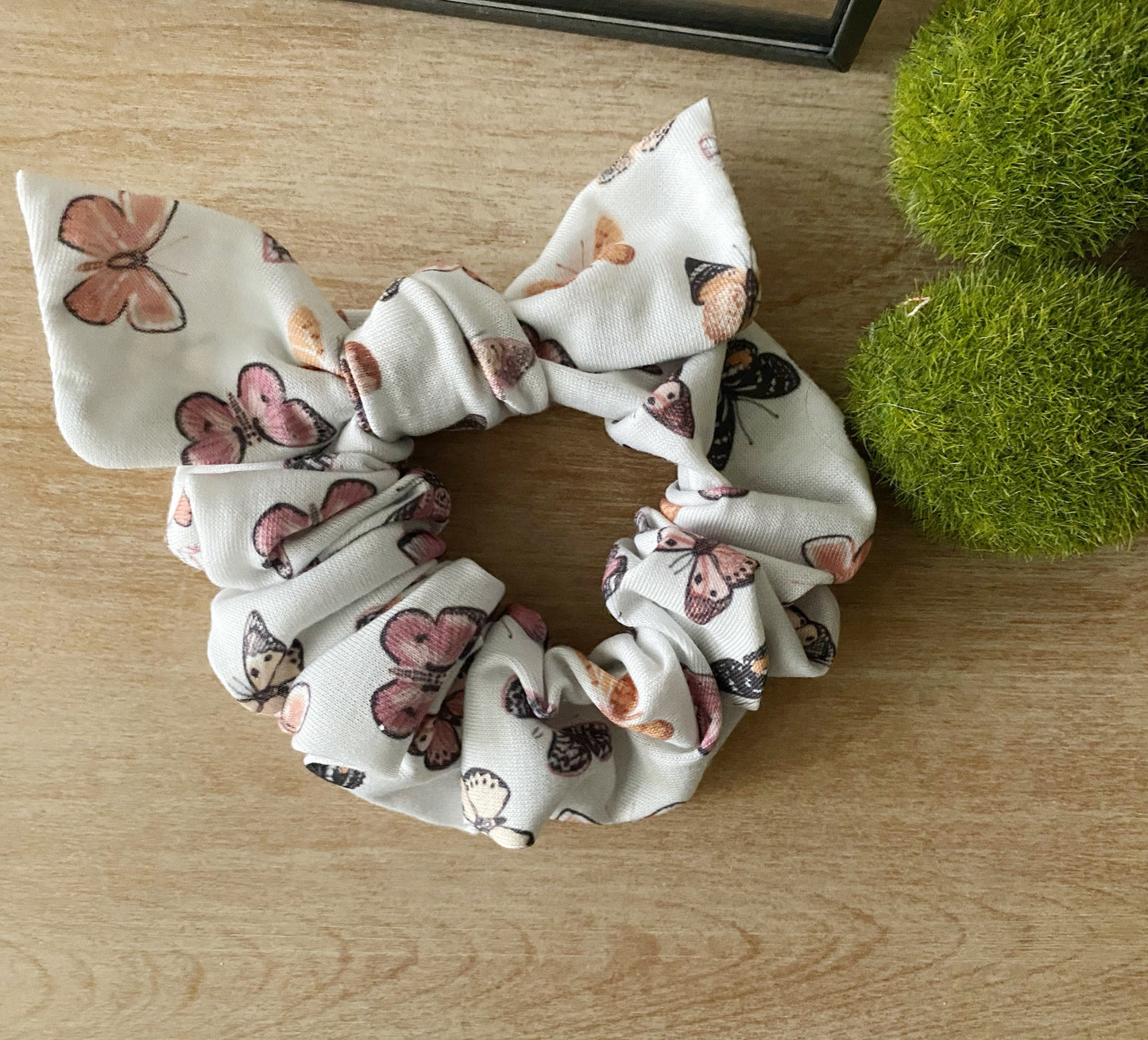 Beige Butterfly Scrunchie Bow, Scrunchie, Butterfly Bow, Scrunchie Bow, Monarch Scrunchie, Scrunchies, Cute Scrunchies, Knotted Scrunchie