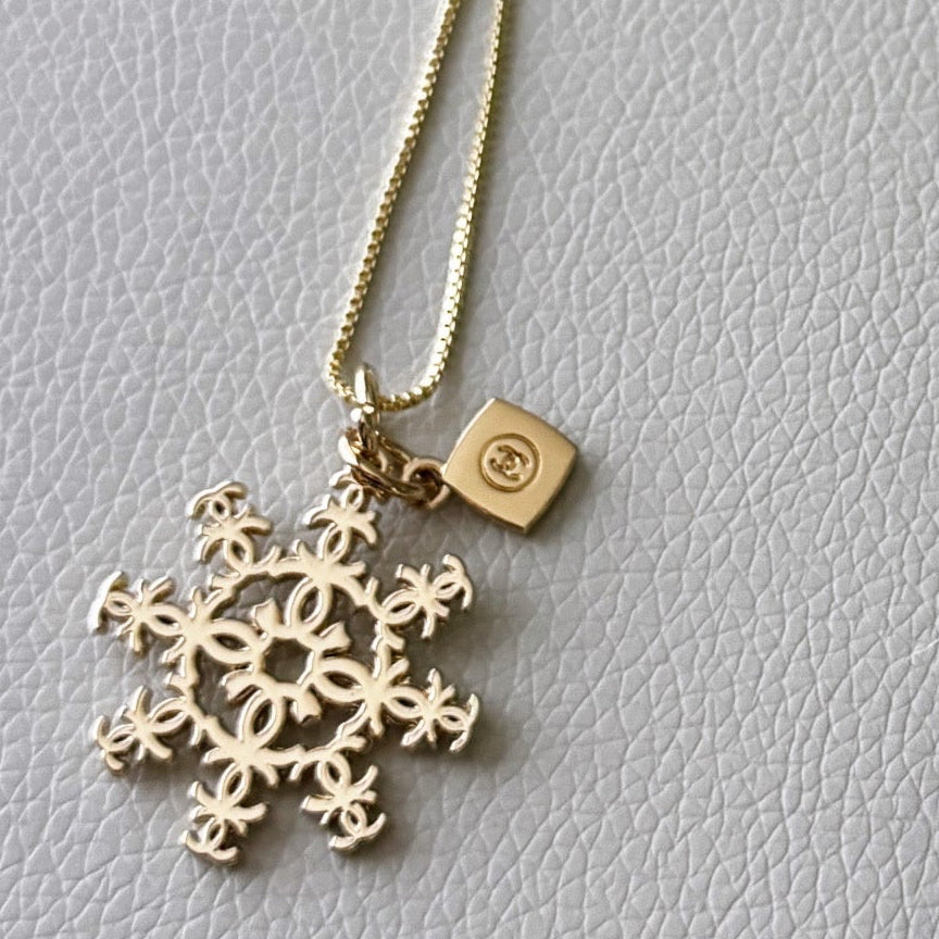 Handmade Refurbished Designer Snowflake Charm Necklace